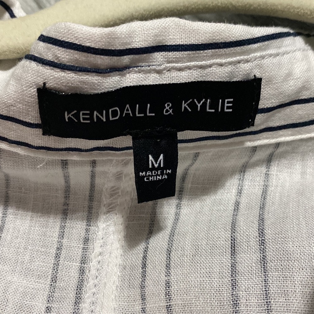 button up - Picture 2 of 2